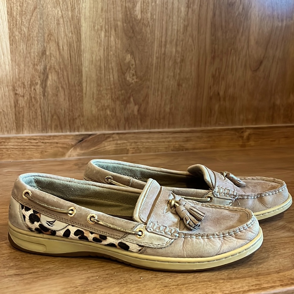Sperry cheetah flats. Size women’s 9.5